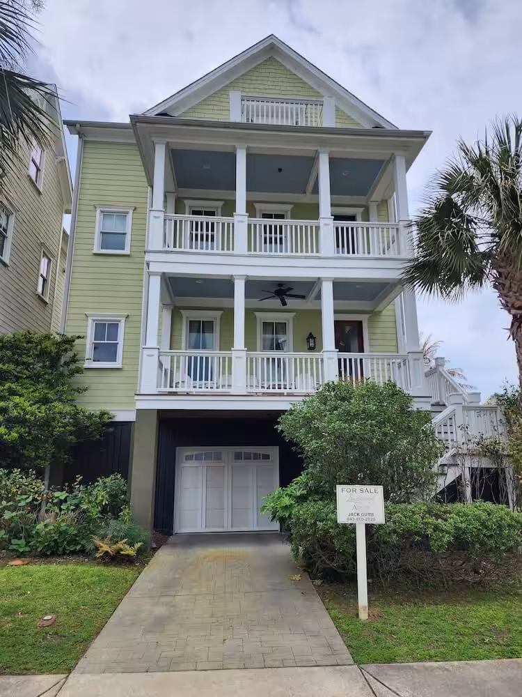 Exterior home painting showcasing expert craftsmanship